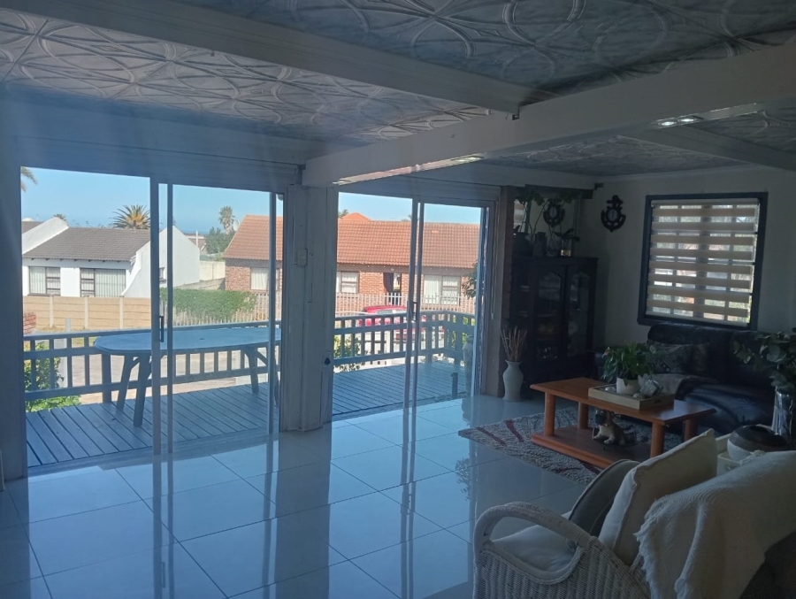 3 Bedroom Property for Sale in Wavecrest Eastern Cape